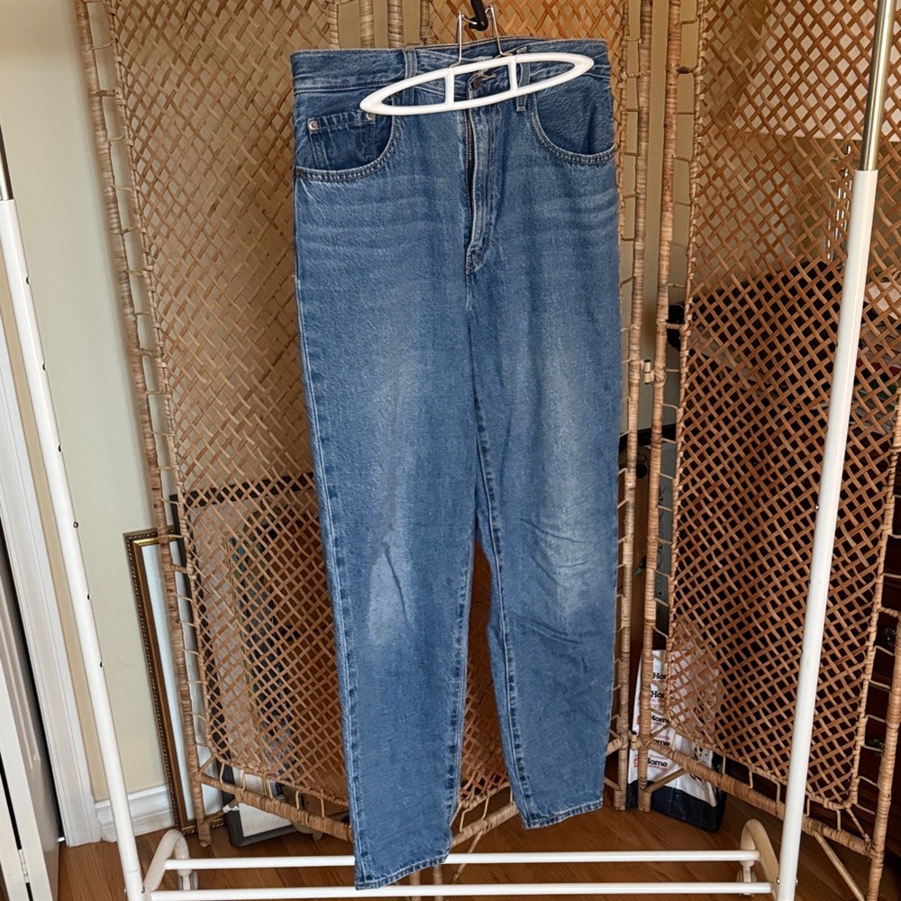 Levi’s High Loose Taper Jeans